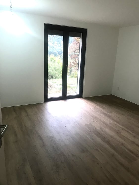 Baisse de prix : maison rénovée avec grand terrain, véranda, 2 terrasses, 2 garages 22