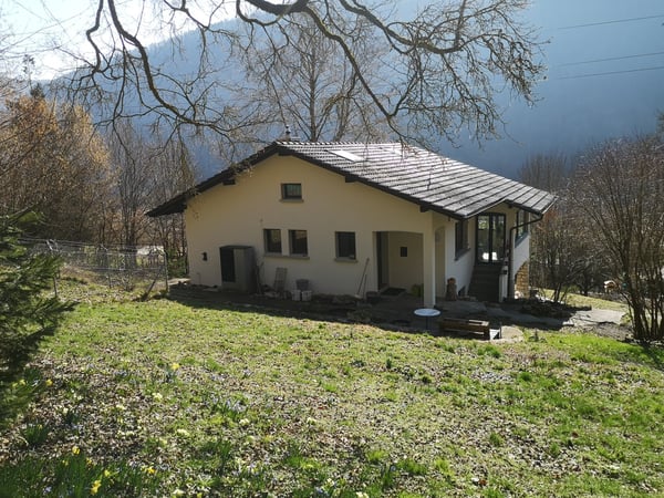 Baisse de prix : maison rénovée avec grand terrain, véranda, 2 terrasses, 2 garages 6