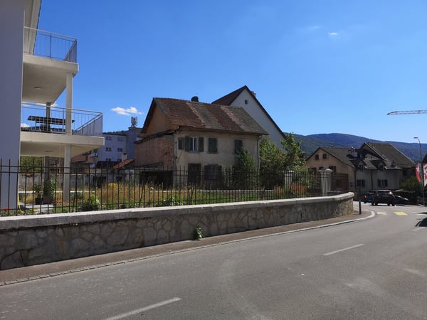 Maison individuelle à rénover complément au centre du village 2