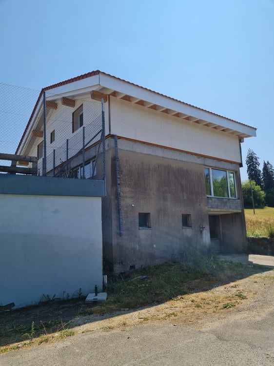 Haus mit 4.5 Zimmern + Galerie in der Peripherie von Saignelégier, wird komplett renoviert verkauft 10