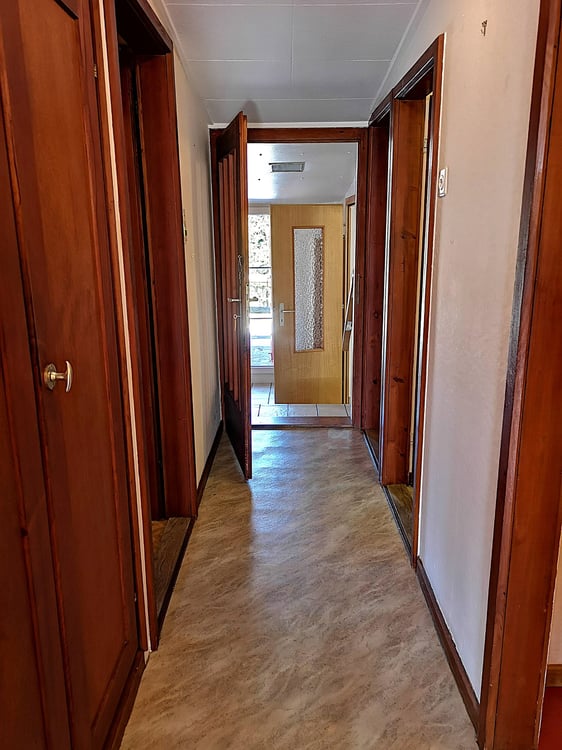 Schöne individuelle Villa mit 7 Zimmern in der Montagne de Moutier (1130m) 28