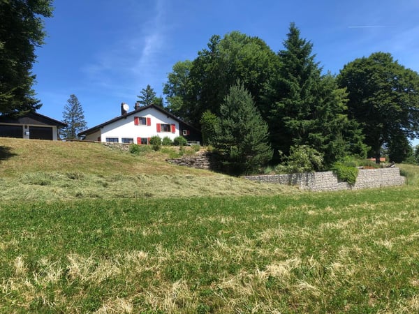Schöne individuelle Villa mit 7 Zimmern in der Montagne de Moutier (1130m) 18