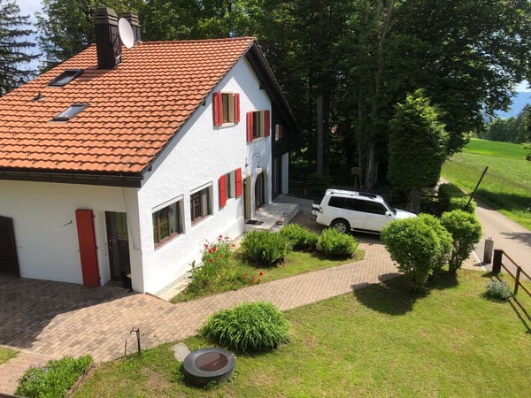 Schöne individuelle Villa mit 7 Zimmern in der Montagne de Moutier (1130m) 16