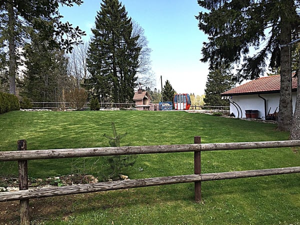 Schöne individuelle Villa mit 7 Zimmern in der Montagne de Moutier (1130m) 10
