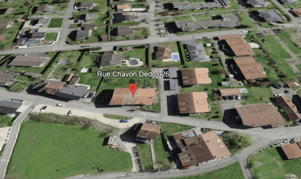 Grand terrain à bâtir avec ancienne grange, libre de suite 10