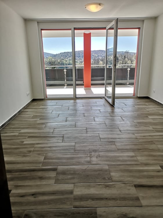 Appartement neuf au 1er étage avec terrasse couverte, avec vue. 11