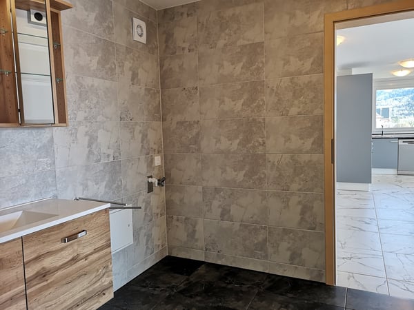 Appartement neuf au 1er étage avec terrasse couverte, avec vue. 13