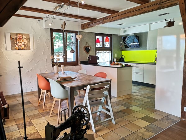 Spacieux appartement-terrasse de 5.5 pièces à Moutier avec vue dégagée, 2 garages 22
