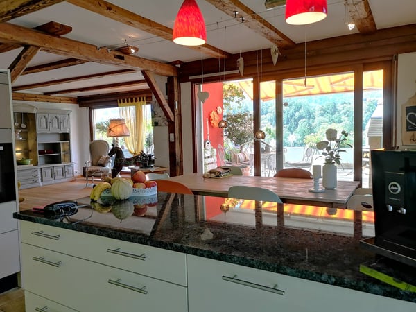 Spacieux appartement-terrasse de 5.5 pièces à Moutier avec vue dégagée, 2 garages 23