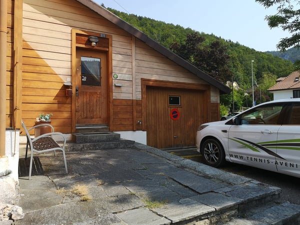 Complexe sportif dédié au tennis, avec terrain à bâtir en réserve 5