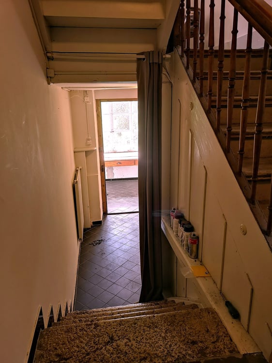 Maison multifonctionnelle avec 3 appartements, carnotzet et jardin 13