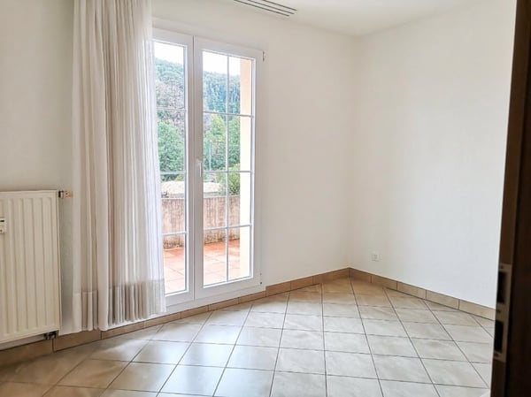Spacieux appartement de 5.5 pièces à vendre à Soyhières avec grand balcon de 35m2 12