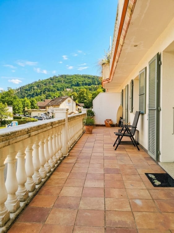 Spacieux appartement de 5.5 pièces à vendre à Soyhières avec grand balcon de 35m2 4
