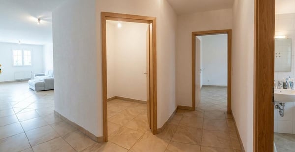 Spacieux appartement de 5.5 pièces à vendre à Soyhières avec grand balcon de 35m2 21