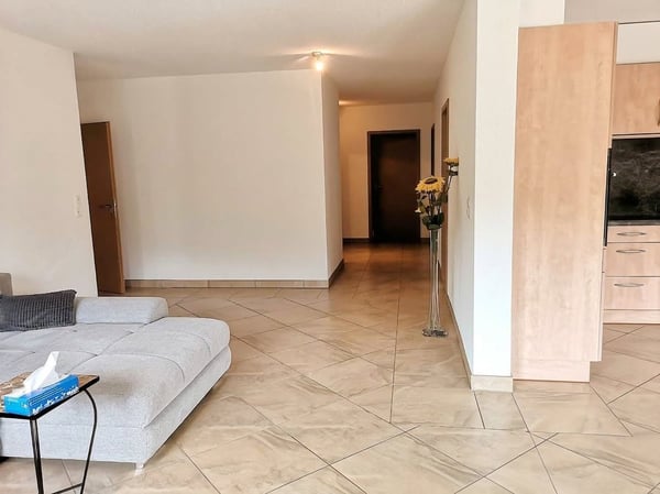 Spacieux appartement de 5.5 pièces à vendre à Soyhières avec grand balcon de 35m2 18