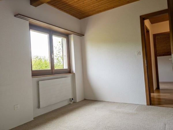 Jolie maison dans quartier résidentiel, avec garage + carport + place de parc, libre de suite. 31