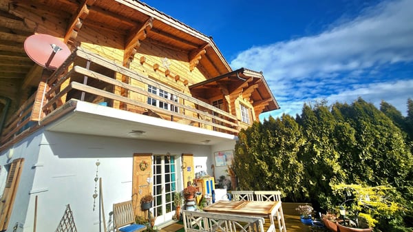 Valais central, magnifique chalet avec vue paradisiaque, situation de premier ordre, tranquillité 1