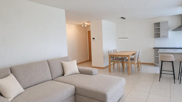 Spacieux appartement avec terrasse de 4.5 pièces à Grimisuat – Vue et calme assurés 7