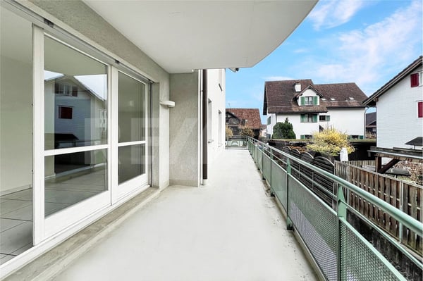 Charmante 1 -Zimmer-Wohnung mit viel Lichteinfall und Balkon 3