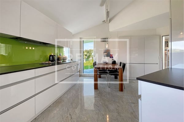 Exklusives Wohnjuwel über dem See mit herrlicher Aussicht 3