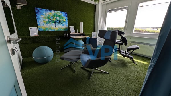 Mont-sur-Lausanne - Beau bureau de 486m2 avec quai de déchargement 12