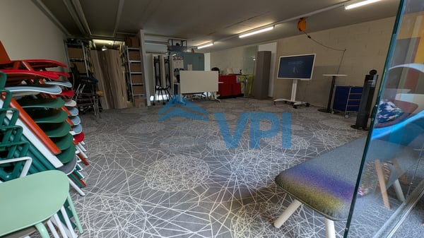 Mont-sur-Lausanne - Beau bureau de 486m2 avec quai de déchargement 10