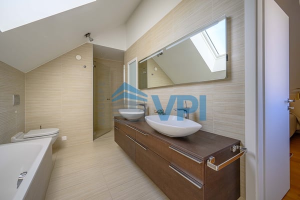 Appartement de haut-standing à proximité immédiate du Lac 8