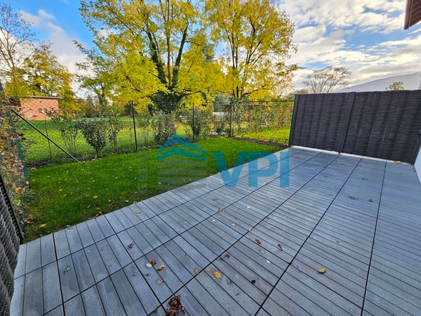 Superbe villa mitoyenne 6 pièces avec terrasse et jardin privatifs à B 7