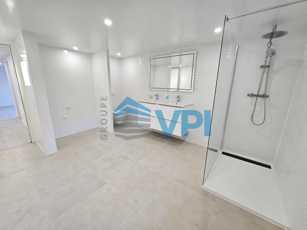 Villa de 8 pièces à louer à Chêne-Bourg 10