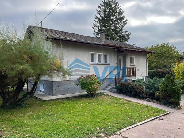 Villa de 8 pièces à louer à Chêne-Bourg 1