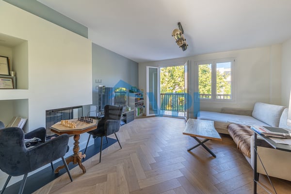 Duplex en attique magnifiquement rénové 1