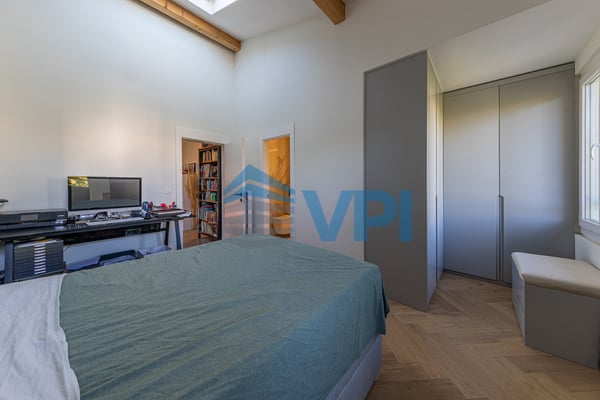 Duplex en attique magnifiquement rénové 8