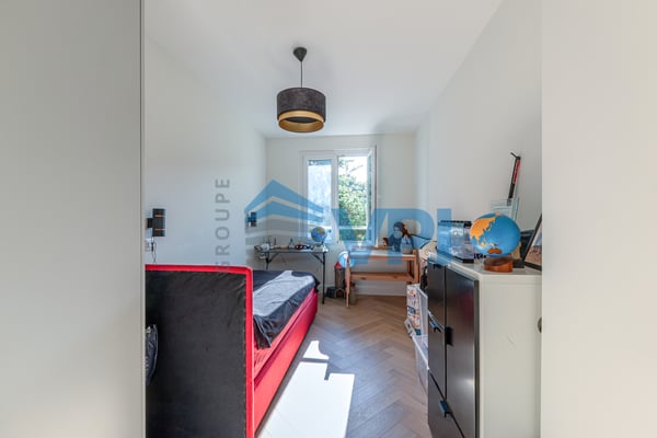 Duplex en attique magnifiquement rénové 10
