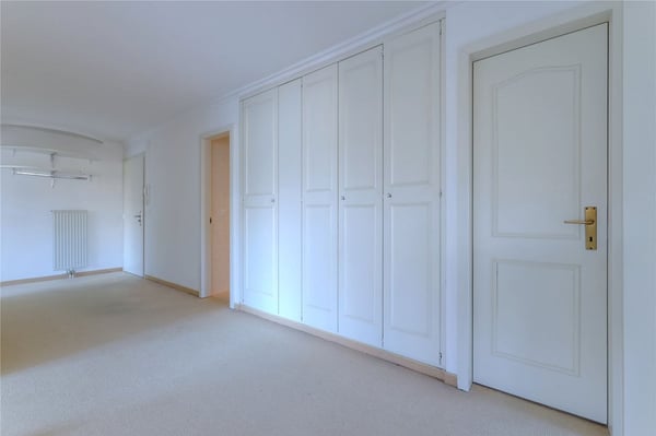 1-Zimmer-Eigentumswohnung im 3. Obergeschoss mit Lift und verglastem Eckbalkon 11