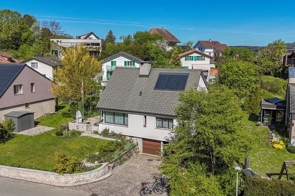 Grosszügiges, freistehendes Einfamilienhaus an bester Lage 2