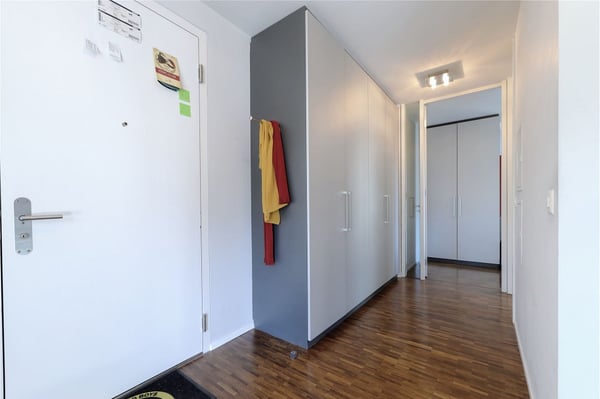Moderne 2½-Zimmerwohnung mit 82 m² und zwei Balkone 10