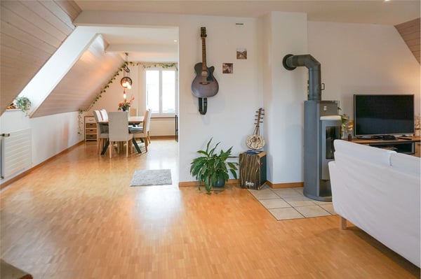 Vielseitiges Dreiparteienhaus mit Garten und attraktiven Nutzungsmöglichkeiten 9