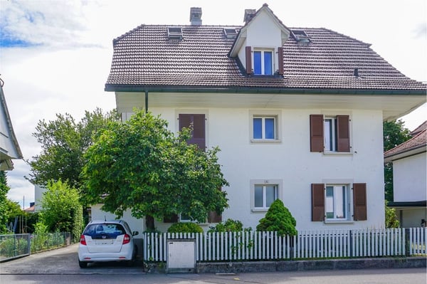 Vielseitiges Dreiparteienhaus mit Garten und attraktiven Nutzungsmöglichkeiten 2