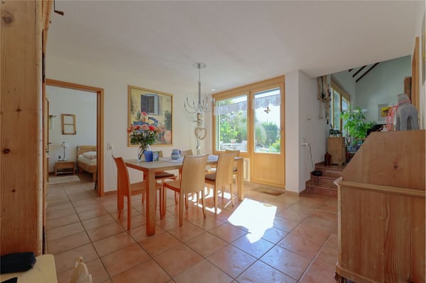 Grosszügiges 7½-Zimmer Einfamilienhaus mit idyllischem Garten 2
