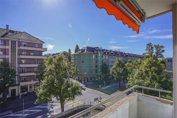 Grosszügige 4½-Zimmer-Eigentumswohnung mitten im Breitsch 12
