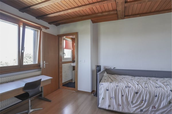 Charmante 3-Zimmer-Dachwohnung mitten im Breitsch 7