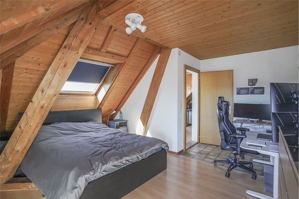 Charmante 3-Zimmer-Dachwohnung mitten im Breitsch 3