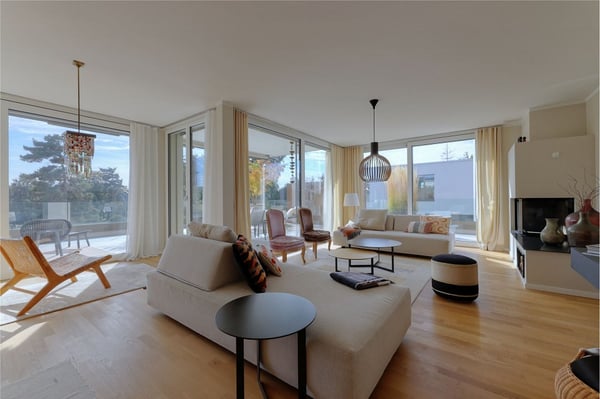 Neuwertige 4½-Zimmer Attikawohnung mit traumhafter Terrasse und Weitblick