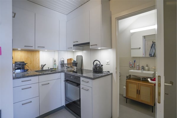 Kleine, charmante Dachwohnung mitten im Breitsch 3