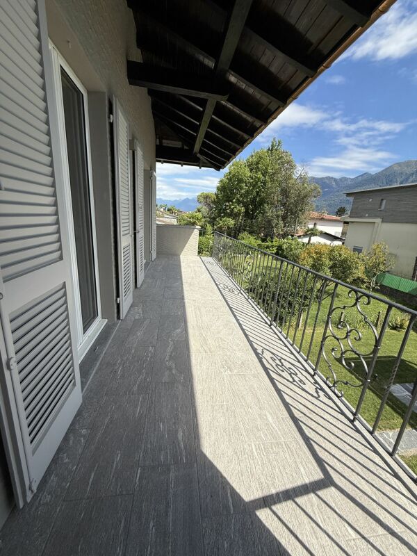 Elegante appartamento di 4.5 locali al piano superiore in stile ticinese ad Ascona