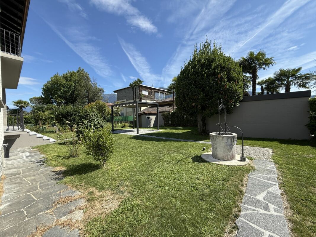 Elegante appartamento di 4.5 locali al piano superiore in stile ticinese ad Ascona