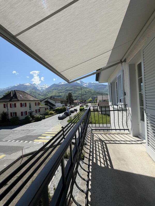 Stylishly renovated 4-room apartment in the center of Buchs SG