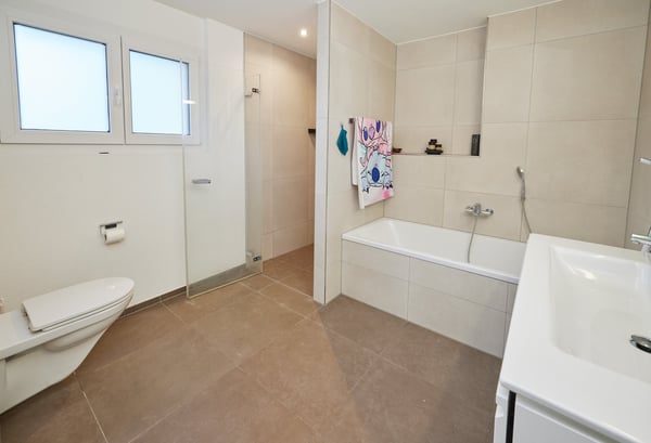 Moderne 4.5-Zimmer-Wohnung mit Aussicht in Dotzigen 12