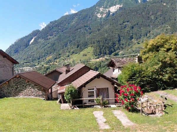Mesocco, Andergia casa unifamiliare con rustico annesso 1
