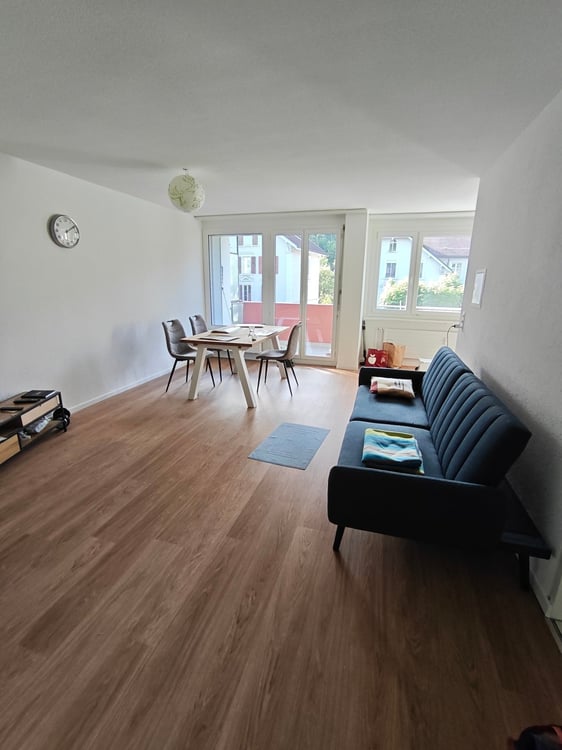 Moderne 3.5-Zimmer-Wohnung mit Balkon in Biel/Bienne 1